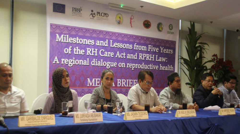 Five years since the enactment of the Responsible Parenthood and Reproductive Health Care Act and the Muslim Mindanao Autonomy Act 292 or the Responsible Parenthood and Reproductive Health Care Act, 120 stakeholders from the provinces of Basilan, Sulu, Tawi-Tawi, Lanao del Sur, and Maguindanao came together on August 16-17, 2018 in Zamboanga to identify and discuss gains in policy and programs, as well as challenges in the implementation of the law in order to draw lessons to improve the current state of implementation and ensure that the objectives of the law are met.