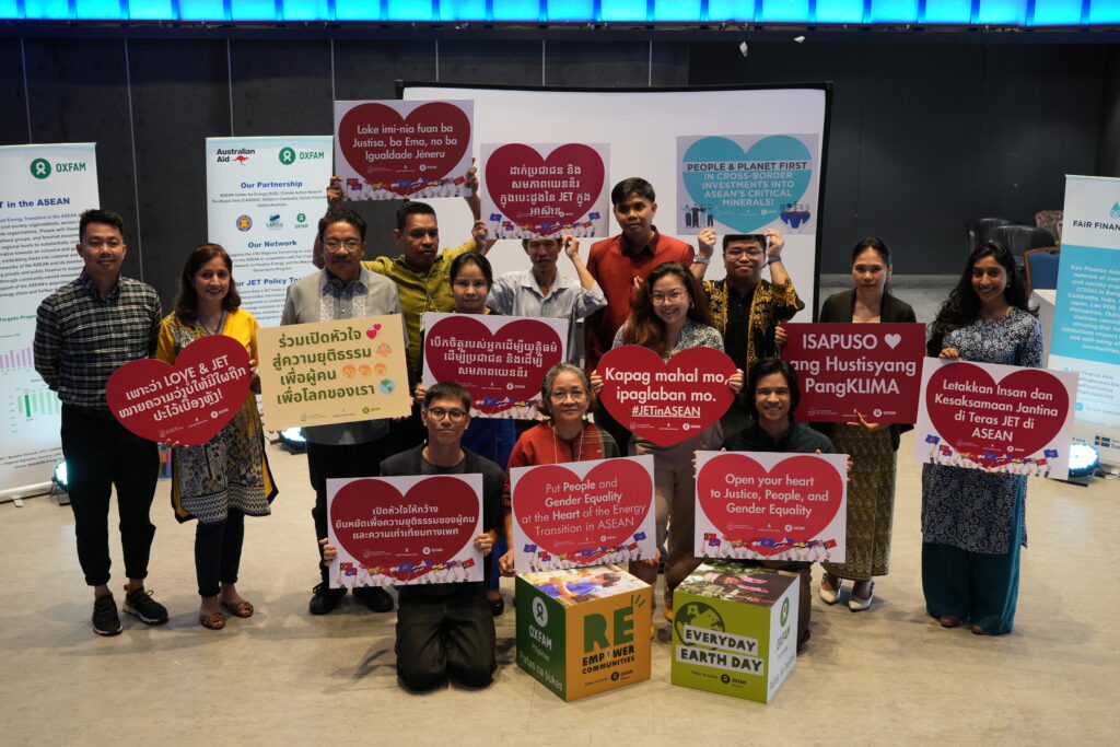 Members and partners of the convening organizers – the Asia Network for People’s Energy (ANPE), Fair Finance Asia (FFA), and the Influencing Just Transition in ASEAN (I-JET) Program – highlighted Valentine’s themed calls for openness to put people and gender equality at the center of a just and inclusive energy transition (JET) in the ASEAN region. (Photo by Oxfam Pilipinas)