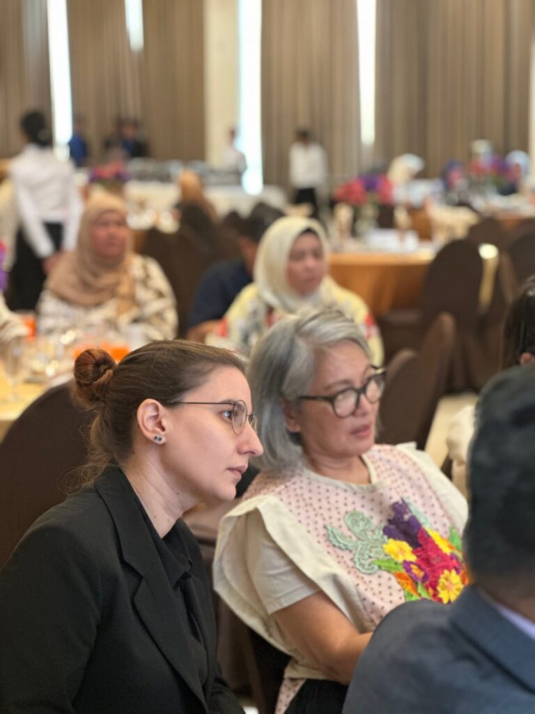 Photo of EU-BAEP WEESAFE closing activity in Zamboanga City, Philippines. 

Partner organizations SIMCARRD Inc., KMFI, Oxfam Belgium, and Oxfam Pilipinas gathered for a feast of community stories as the European Union-funded project “Strengthening Agri-fishery Enterprise through Women and Youth Empowerment Inclusive Business and Climate Resilience”, or WEE-SAFE, comes to an end on February 11, 2026, in Zamboanga.

After nearly three years, WEE-SAFE has reached 3,506 farmers and fisherfolk and supported ninety-five local organizations in Basilan, Sulu, and Tawi-Tawi (BaSulTa). Together with women, youth, indigenous people (IP), and other small producers in the agri-fishery sector, partners from the government matched this enthusiasm with firm commitments, pledging continued support.

For more info, visit oxfam.org.ph
#BangsamoroEconomicProsperity #SulongBASULTA #EUBAEP #PatasNaBukas